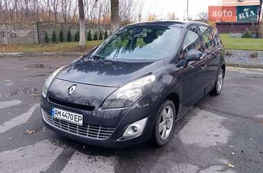 Минивэн Renault Grand Scenic 2011 в 