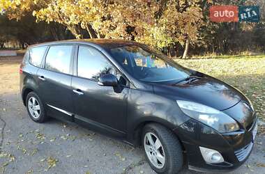 Минивэн Renault Grand Scenic 2010 в 
