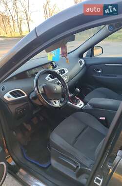 Минивэн Renault Grand Scenic 2010 в 