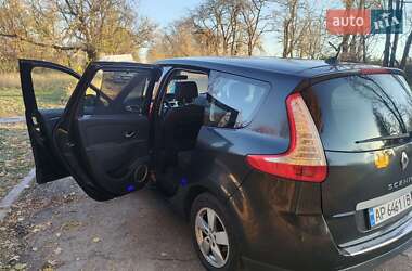 Минивэн Renault Grand Scenic 2010 в 