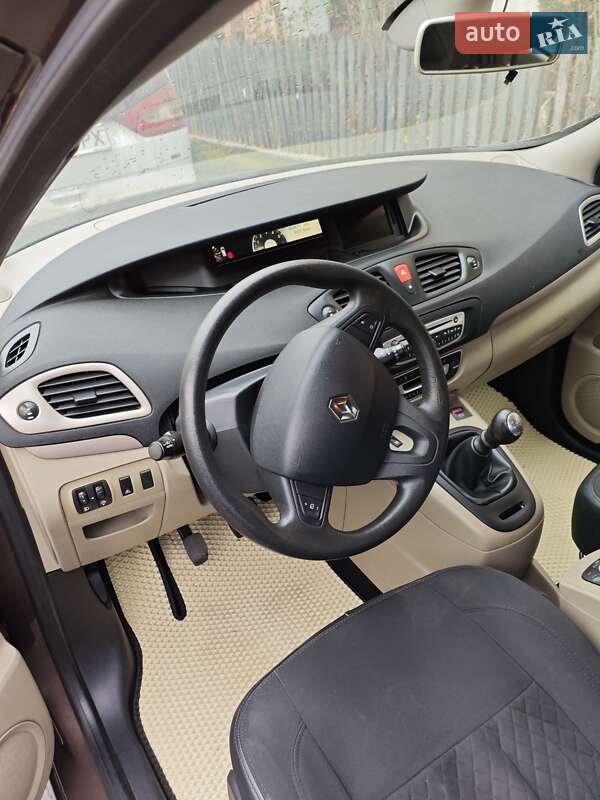 Мінівен Renault Grand Scenic 2010 в Кам'янці-Бузькій