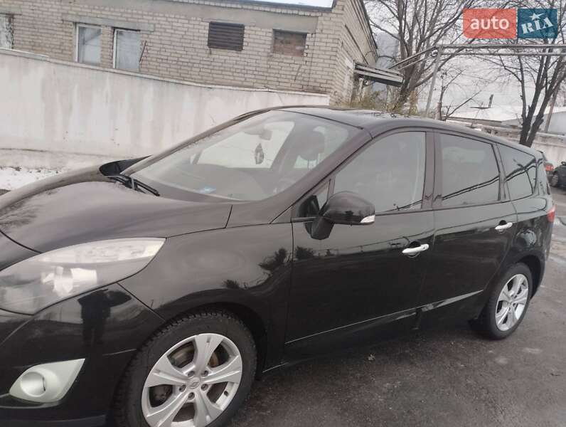 Минивэн Renault Grand Scenic 2011 в Могилев-Подольске