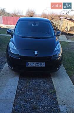 Минивэн Renault Grand Scenic 2010 в Буске