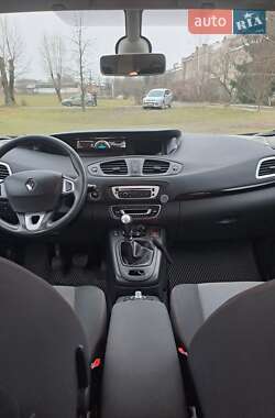 Мінівен Renault Grand Scenic 2012 в 