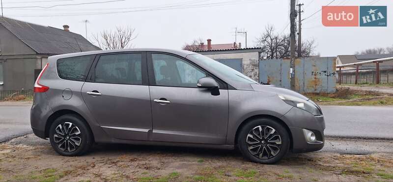 Мінівен Renault Grand Scenic 2010 в Дніпрі