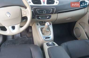 Минивэн Renault Grand Scenic 2009 в 