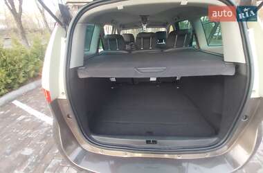 Минивэн Renault Grand Scenic 2009 в 