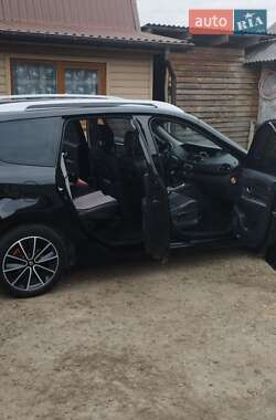 Минивэн Renault Grand Scenic 2012 в 