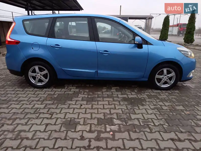 Мінівен Renault Grand Scenic 2013 в 