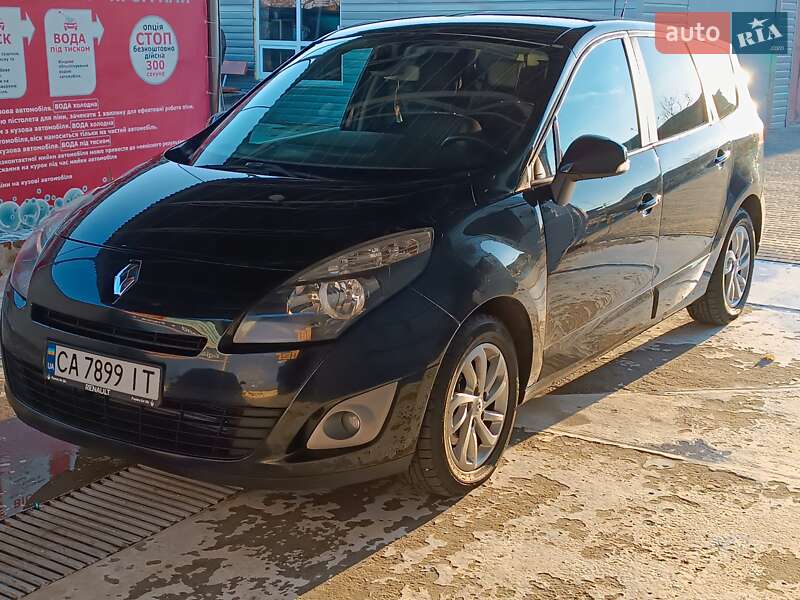 Минивэн Renault Grand Scenic 2011 в Чернобае