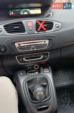 Минивэн Renault Grand Scenic 2010 в 