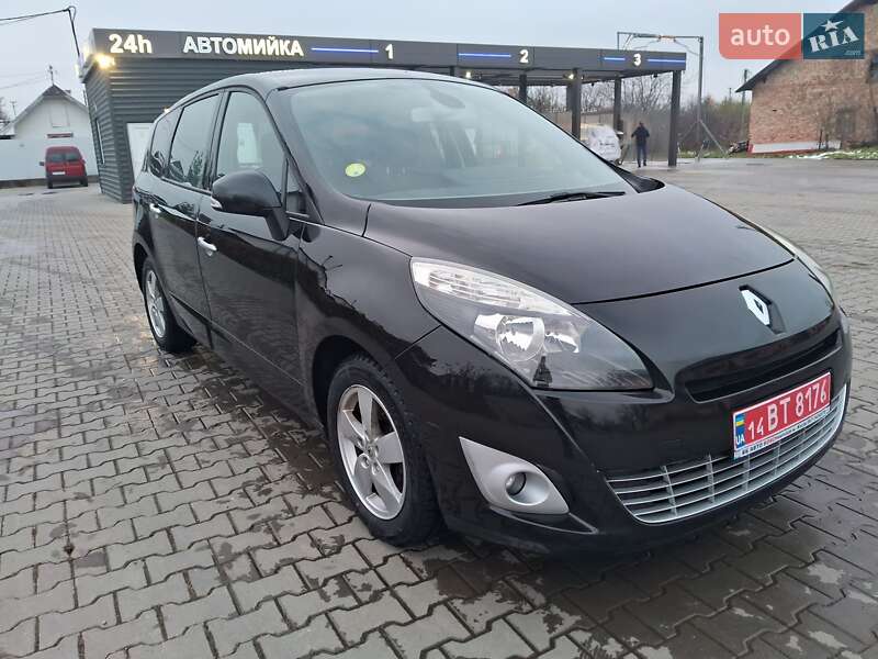 Минивэн Renault Grand Scenic 2009 в Косове