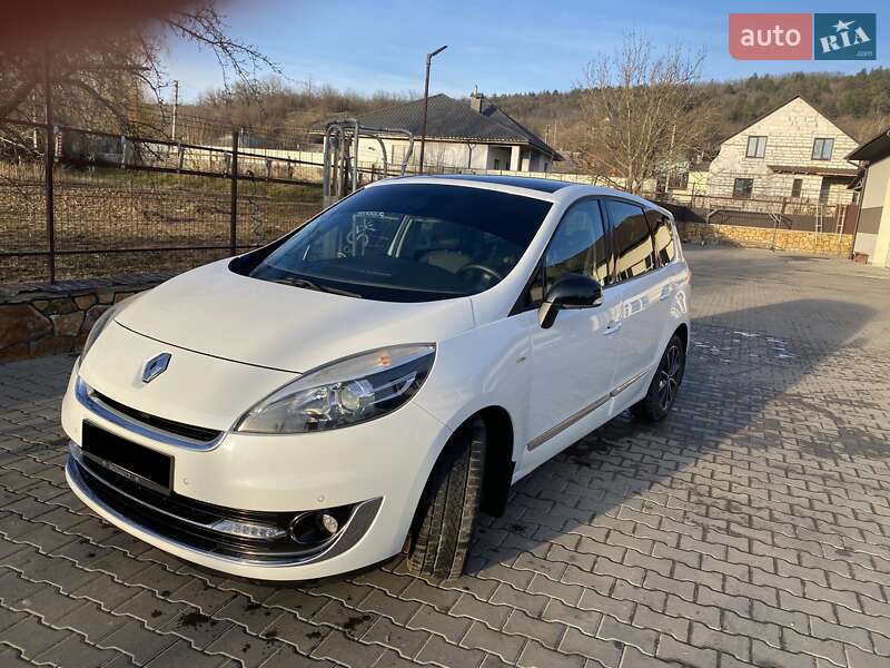 Минивэн Renault Grand Scenic 2012 в 