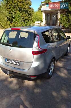 Минивэн Renault Grand Scenic 2012 в 