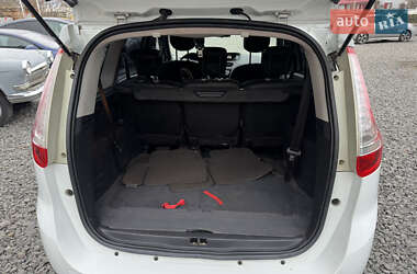 Минивэн Renault Grand Scenic 2012 в 