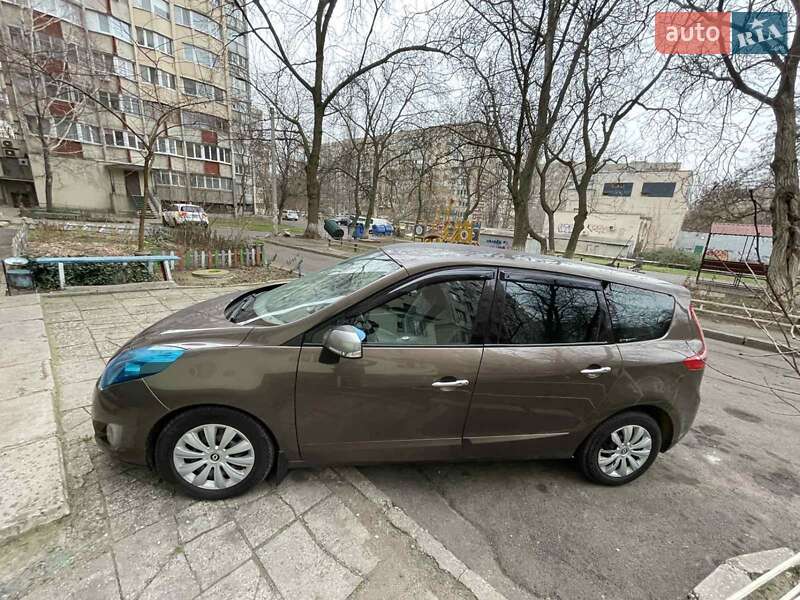 Renault Grand Scenic 2011