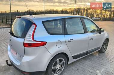 Минивэн Renault Grand Scenic 2009 в 