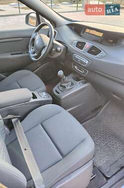 Минивэн Renault Grand Scenic 2009 в 