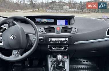 Минивэн Renault Grand Scenic 2011 в 