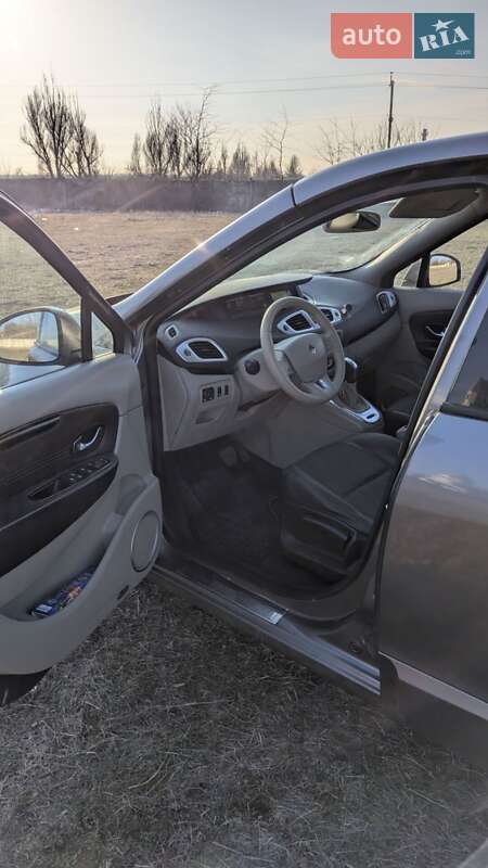 Мінівен Renault Grand Scenic 2010 в Дніпрі