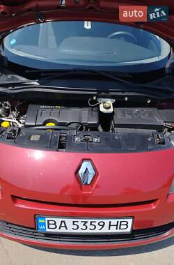 Минивэн Renault Grand Scenic 2010 в 