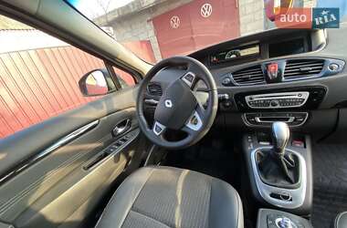 Минивэн Renault Grand Scenic 2011 в 