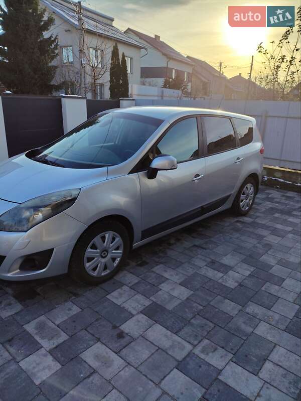 Минивэн Renault Grand Scenic 2010 в Ивано-Франковске фото 4 Минивэн Renault Grand Scenic 2010 в Ивано-Франковске