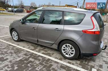 Минивэн Renault Grand Scenic 2015 в 