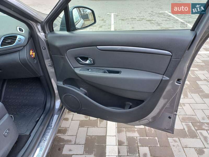 Мінівен Renault Grand Scenic 2015 в Луцьку