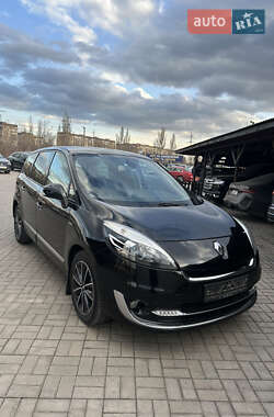 Минивэн Renault Grand Scenic 2012 в 