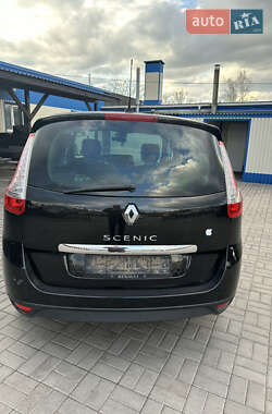 Минивэн Renault Grand Scenic 2012 в 