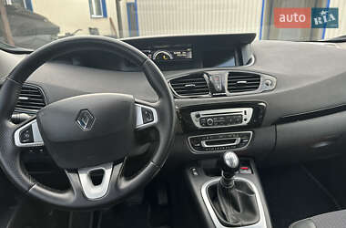 Минивэн Renault Grand Scenic 2012 в 