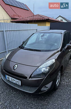 Минивэн Renault Grand Scenic 2010 в 