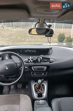 Минивэн Renault Grand Scenic 2013 в 