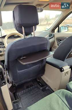 Минивэн Renault Grand Scenic 2011 в 