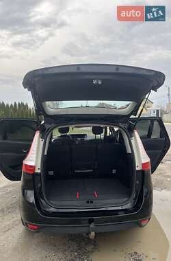 Минивэн Renault Grand Scenic 2012 в 