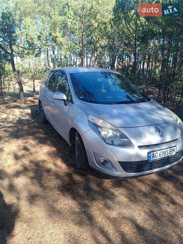 Renault Grand Scenic 2011