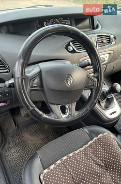 Минивэн Renault Grand Scenic 2013 в 