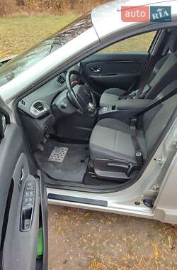 Мінівен Renault Grand Scenic 2013 в 