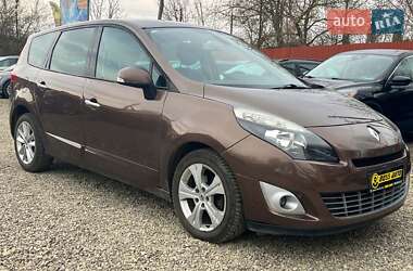 Минивэн Renault Grand Scenic 2011 в 