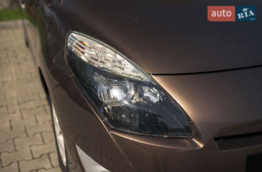 Мінівен Renault Grand Scenic 2010 в 