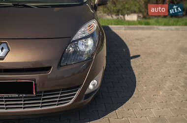 Мінівен Renault Grand Scenic 2010 в 