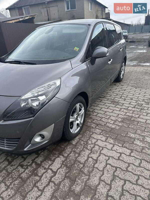 Мінівен Renault Grand Scenic 2011 в Калуші фото 4 Мінівен Renault Grand Scenic 2011 в Калуші