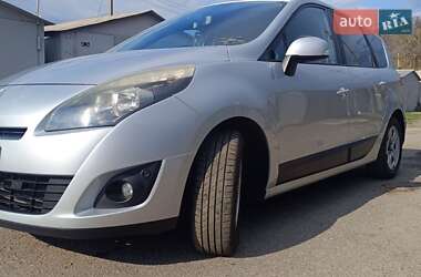 Минивэн Renault Grand Scenic 2009 в 
