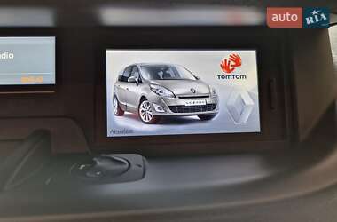 Минивэн Renault Grand Scenic 2011 в 