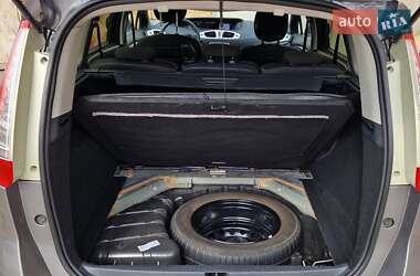 Минивэн Renault Grand Scenic 2011 в 