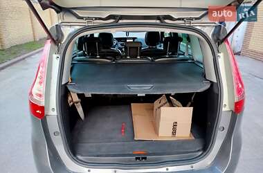 Минивэн Renault Grand Scenic 2011 в 