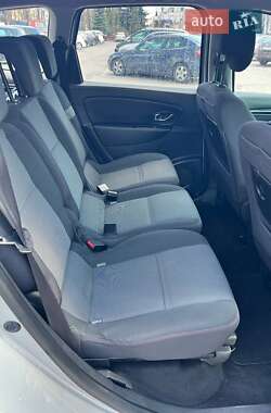 Минивэн Renault Grand Scenic 2013 в 