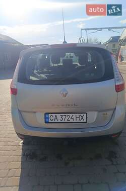 Минивэн Renault Grand Scenic 2013 в 
