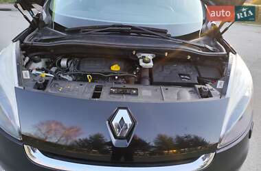 Минивэн Renault Grand Scenic 2013 в 
